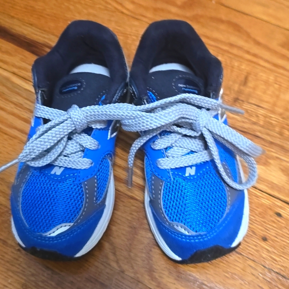 Toddler boys New Balance sneakers